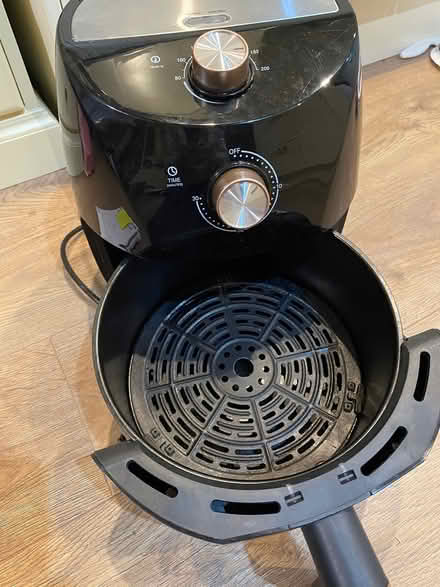 Photo of free Air Fyer (Ashbourne DE6) #4
