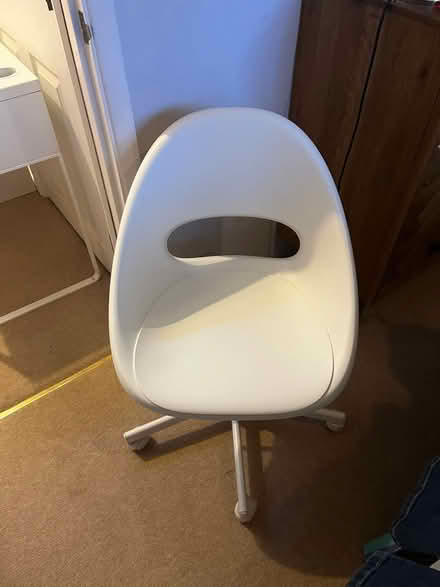 Photo of free Desk and chair (Sydenham SE26) #2