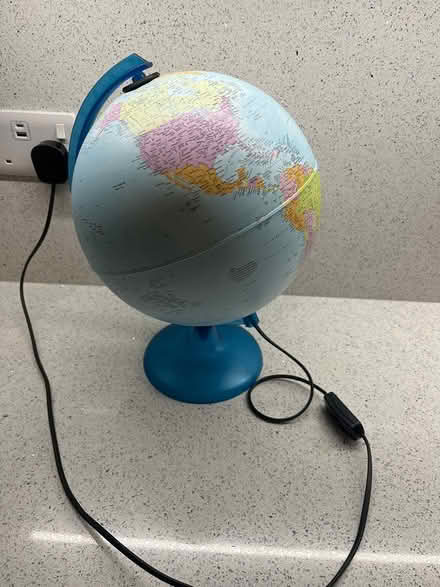 Photo of free Light up globe (BA2) #2