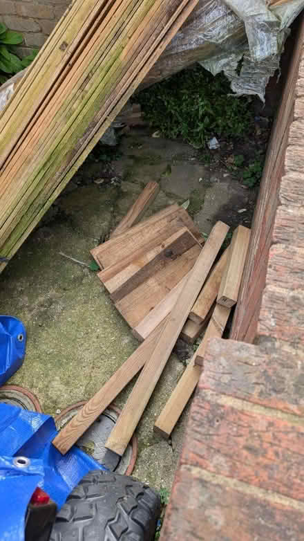 Photo of free Garden bar , dismantled (East dulwich) #2