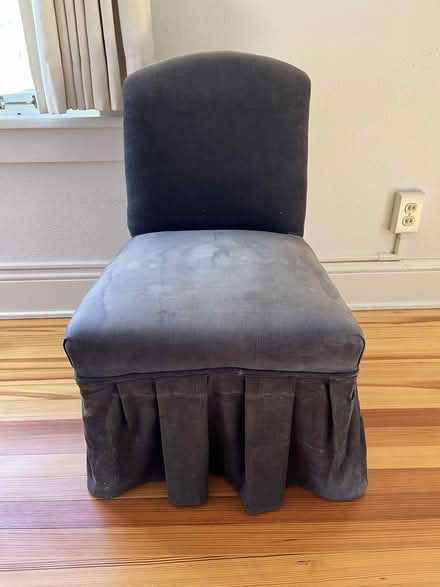 Photo of free Chairs, twin beds (Mapleton Hill) #2