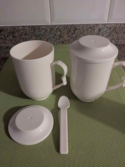Photo of free Plastic Microwave Mugs (Beulah Hill SE19) #1