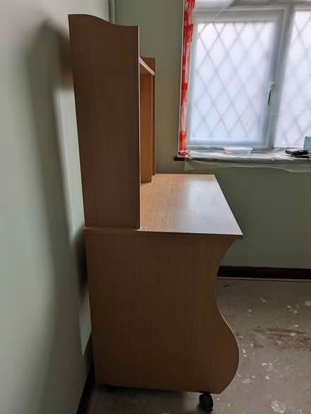 Photo of free PC desk / Workstation unit (Joydenswood DA5) #4