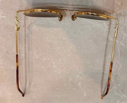 Photo of free 🕶️ Ladies sunglasses (Chipping Barnet EN5) #2