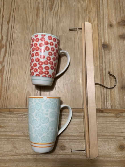 Photo of free Hanger + 2 mugs (Blackheath SE3 7DH) #1