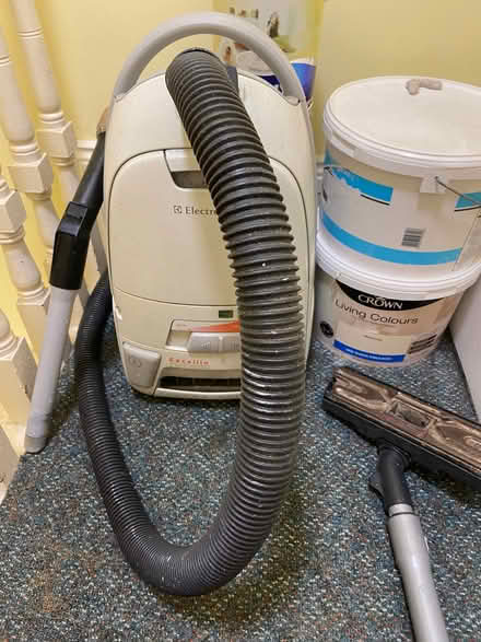 Photo of free Old beige hoover (BT9) #4