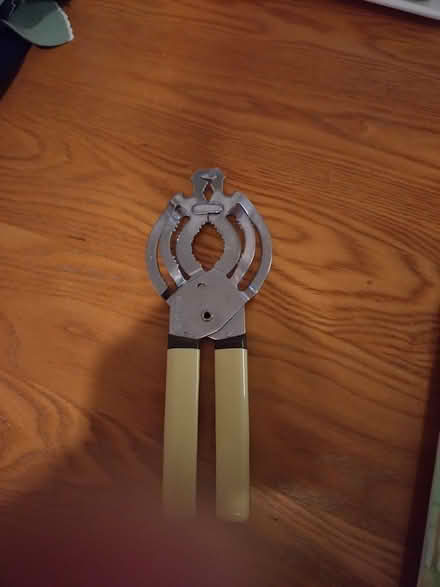 Photo of free Screw top jar/bottle opener (ME16 near E Farleigh station) #1