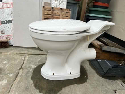 Photo of free Toilet pan with seat (Penge SE20) #1