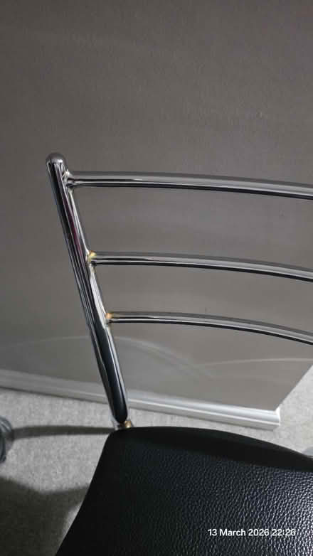 Photo of free A small table and Chair (Uxbridge UB8) #4