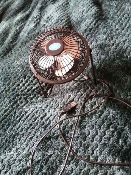 Photo of free USB desk fan (Church RG2) #1