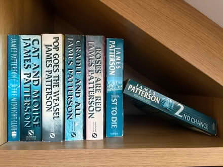 Photo of free Various James Patterson novels (Walkwood B97) #1