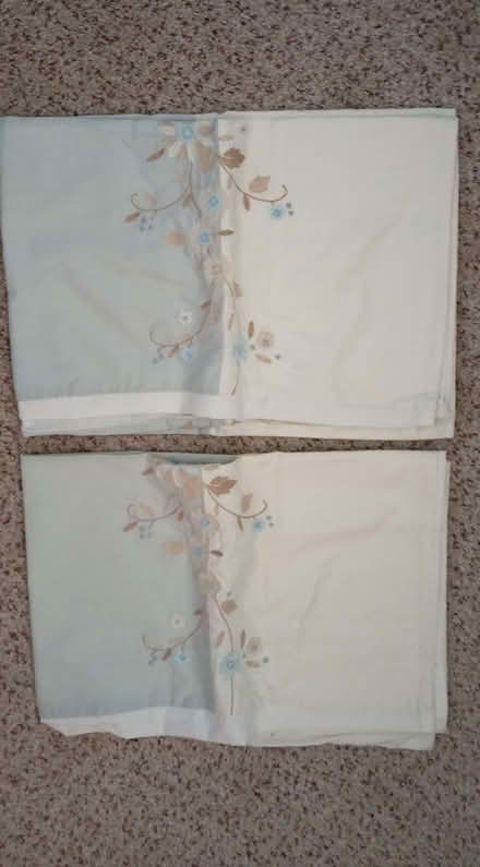 Photo of free 2 Cream and Blue Pattern Pillowcases (Yardley Wood B28) #1