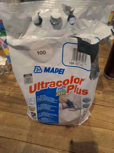 Photo of free White Tile Grout (Cheadle Hulme SK8) #1