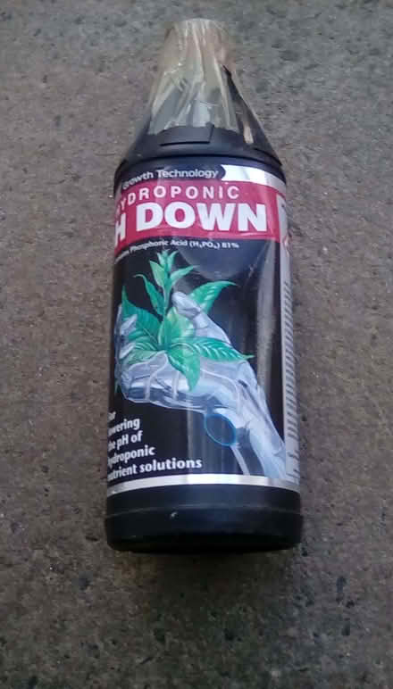 Photo of free 1litre bottle Hydroponic pH Down solution (Priorslee TF2) #1