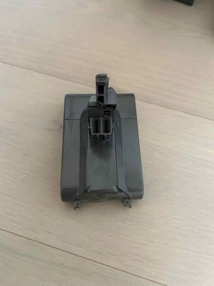 Photo of free Dyson battery and wall charger (20020) #2