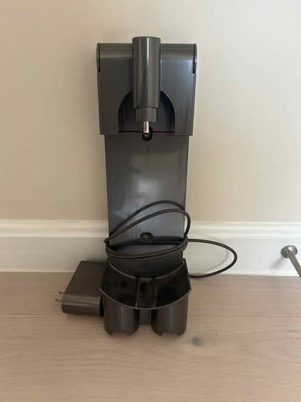 Photo of free Dyson battery and wall charger (20020) #4