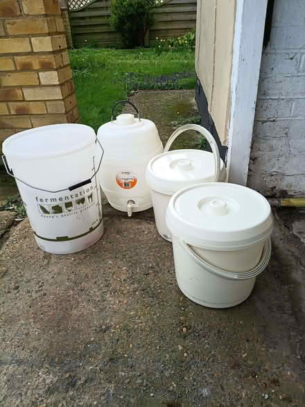 Photo of free Beer brewing kit (Leigh Beck SS8) #3