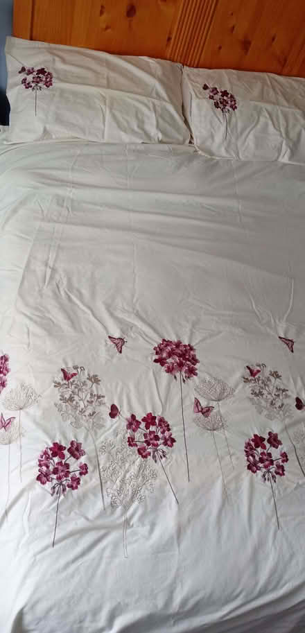 Photo of free Double Duvet Cover with Matching Pillowcases (Yardley Wood B28) #1