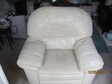 Photo of free 3 piece suite (Evercreech BA4) #1