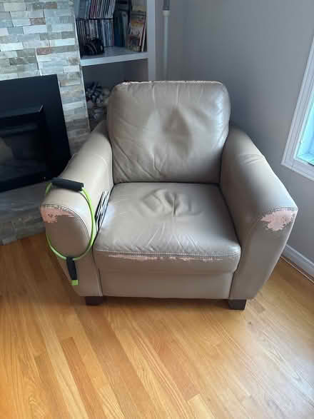 Photo of free chair (5 minutes away from kemptville) #1