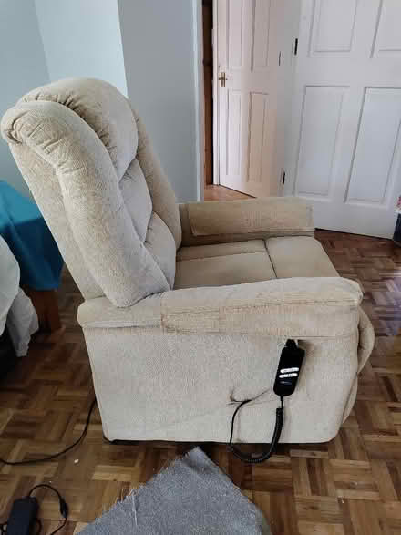 Photo of free Riser recliner dual motor (Bray SL6) #4