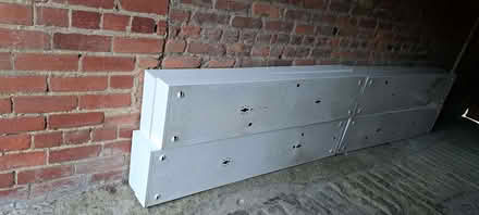 Photo of free 8 x twin 5' strip lights (Presteigne LD8) #1