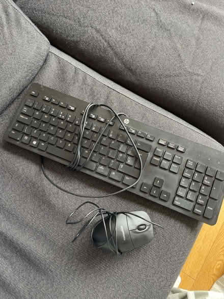 Photo of free Wired keyboard and mouse (Se1) #1