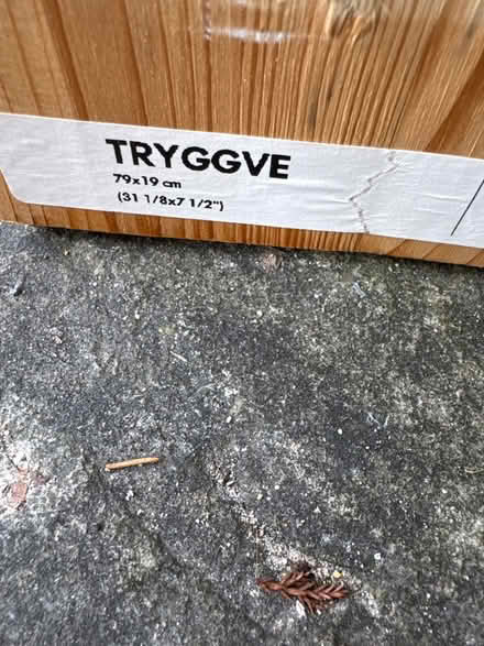 Photo of free 4 shelves (Cheam SM2) #4