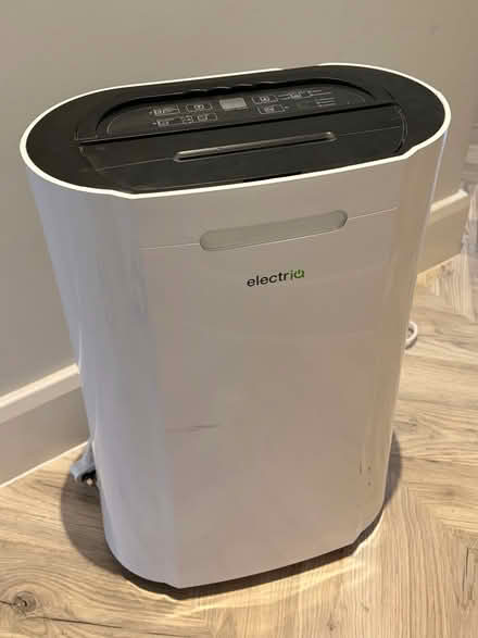 Photo of free Dehumidifier (Selhurst SE25) #1