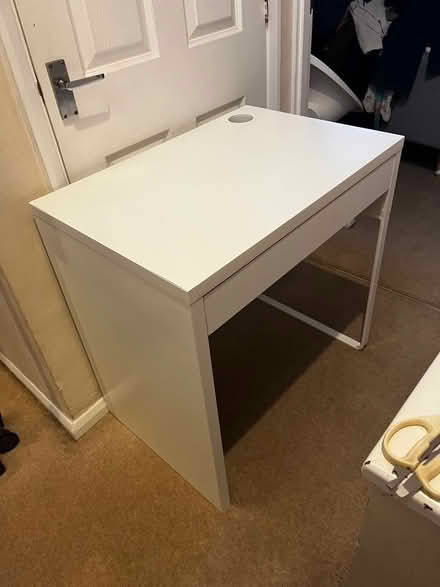 Photo of free Desk and chair (Sydenham SE26) #1