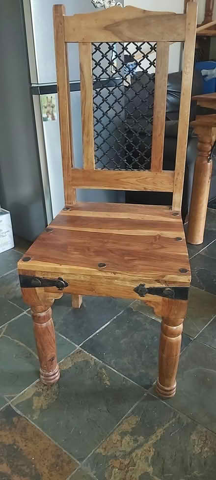 Photo of free chairs and a kitchen table (Leicester, LE5 1JB) #1