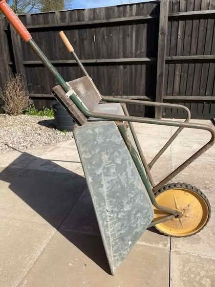 Photo of free Old but serviceable wheel barrow (Didcot OX11) #2
