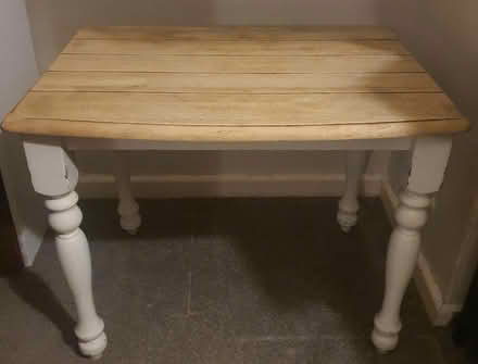 Photo of free Small coffee table (Lower Stondon SG16) #1