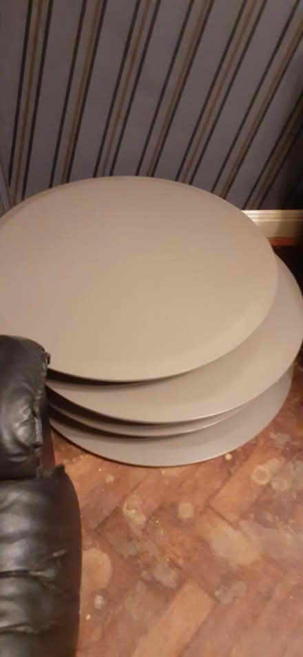 Photo of free Table an storafe u its (N10 muswell hill) #1