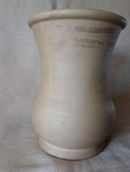 Photo of free Earthenware vase (Kingsway) #1