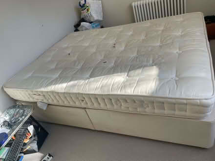 Photo of free king size divan bed (Wandsworth Common SW18) #4