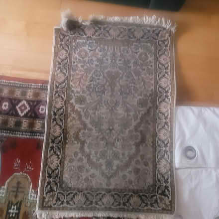 Photo of free Small rug - 3' x 2' (131 Wesley Avenue) #1