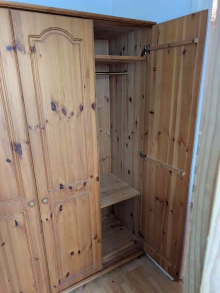 Photo of free Wardrobe and chest drawers (Me14 5qp) #2