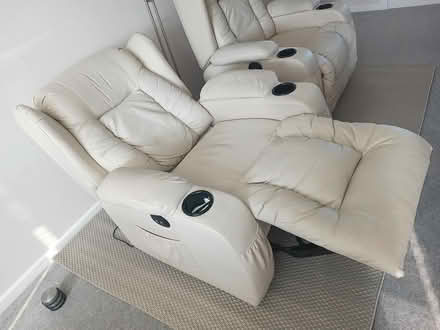 Photo of free 2 Used electric recliner chairs (Basildon SS13) #3
