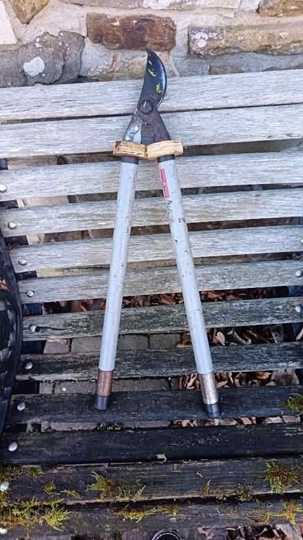 Photo of free Extendable bypass loppers (Yate BS37) #1