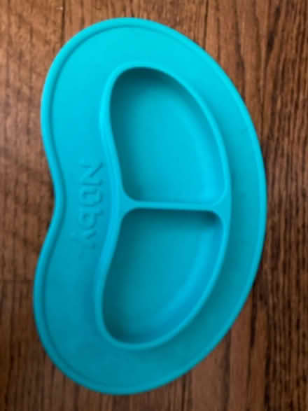 Photo of free Infant/toddler suction plate (Loh Park in Tarrytown) #1