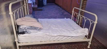 Photo of free Double bed (Tw208jz) #1