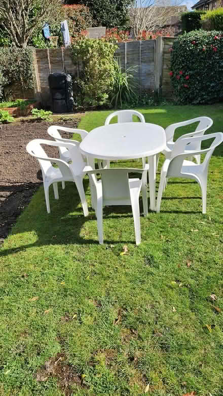 Photo of free Patio table and 6 chairs (Lightwater) #1