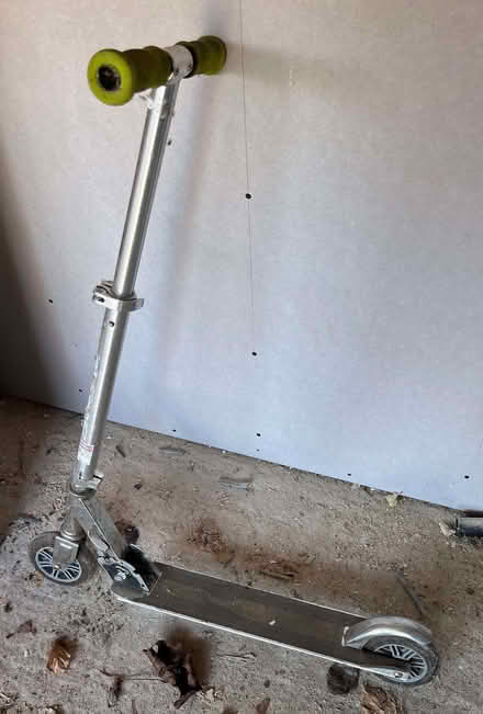 Photo of free Child's scooter (Charlton OX12) #1
