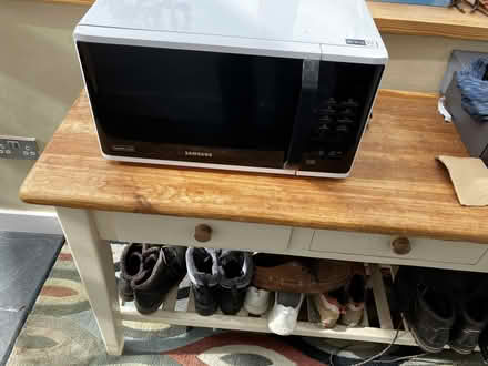 Photo of free microwave (Clungunford SY7) #1
