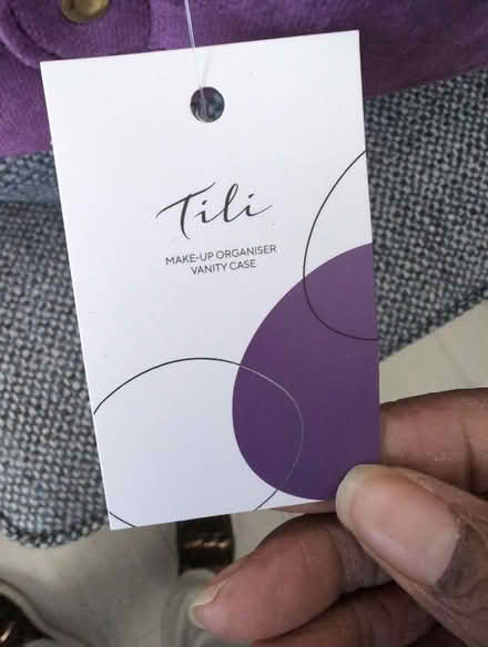 Photo of free Vanity makeup bag (MK42) #3