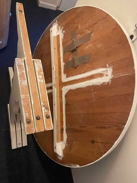 Photo of free Round dining table (Winchester SO22) #4