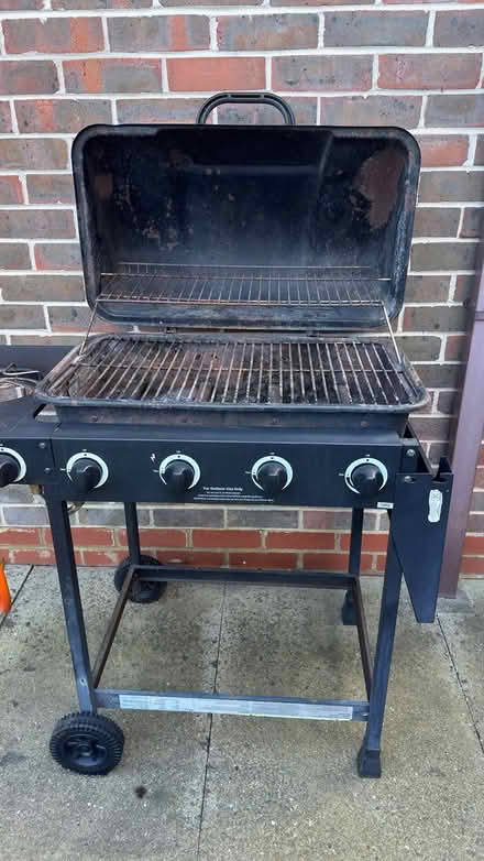 Photo of free gas BBQ / charcoal (Horsham RH12) #4