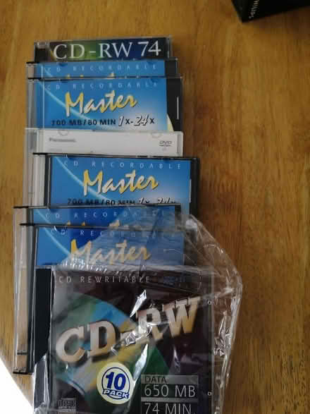 Photo of free 8 x blank CD RW discs (Rainham Mark ME8) #1