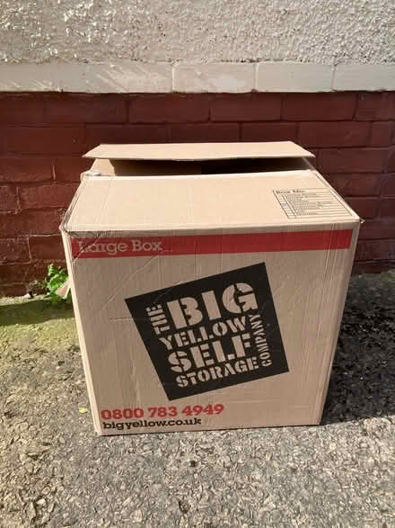 Photo of large moving boxes (Greenhill S8) #1